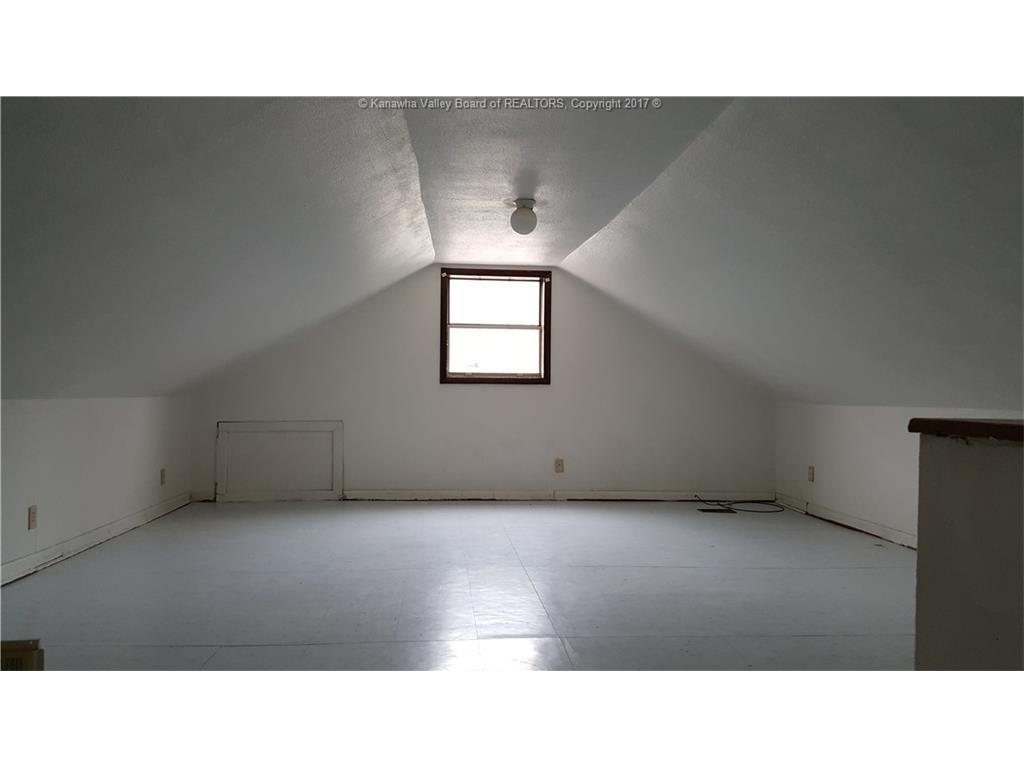 924 Woodward Drive, Charleston, WV 25387