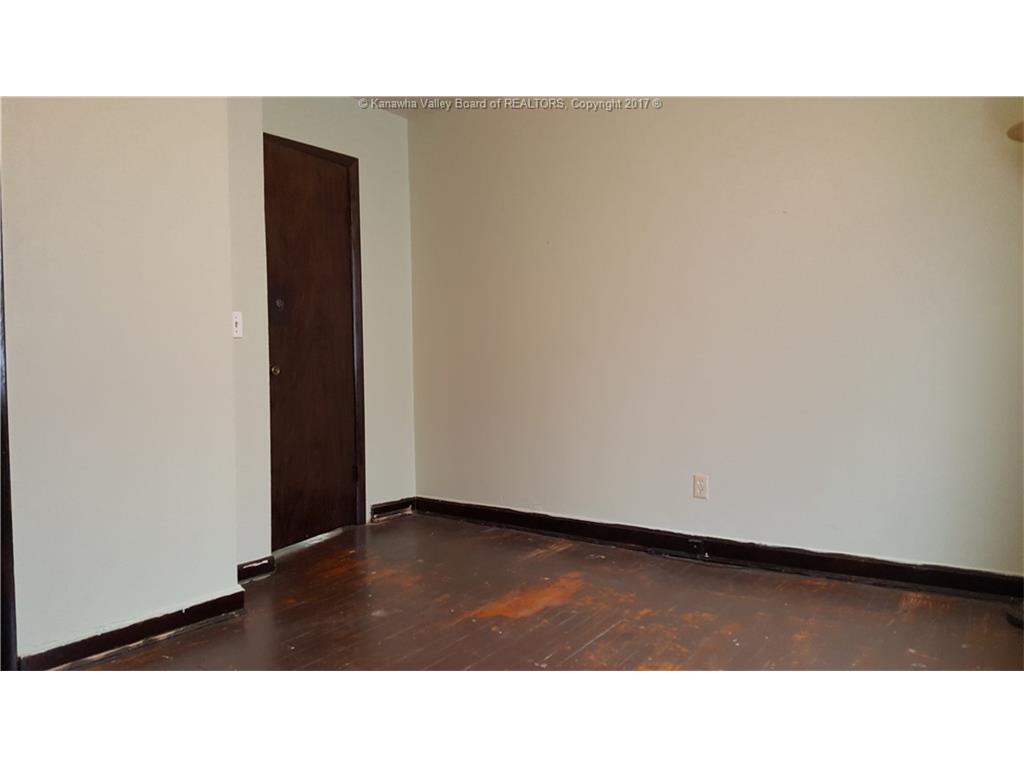 924 Woodward Drive, Charleston, WV 25387