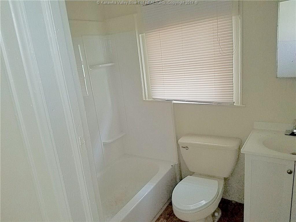 1809 7th Avenue, Charleston, WV 25387