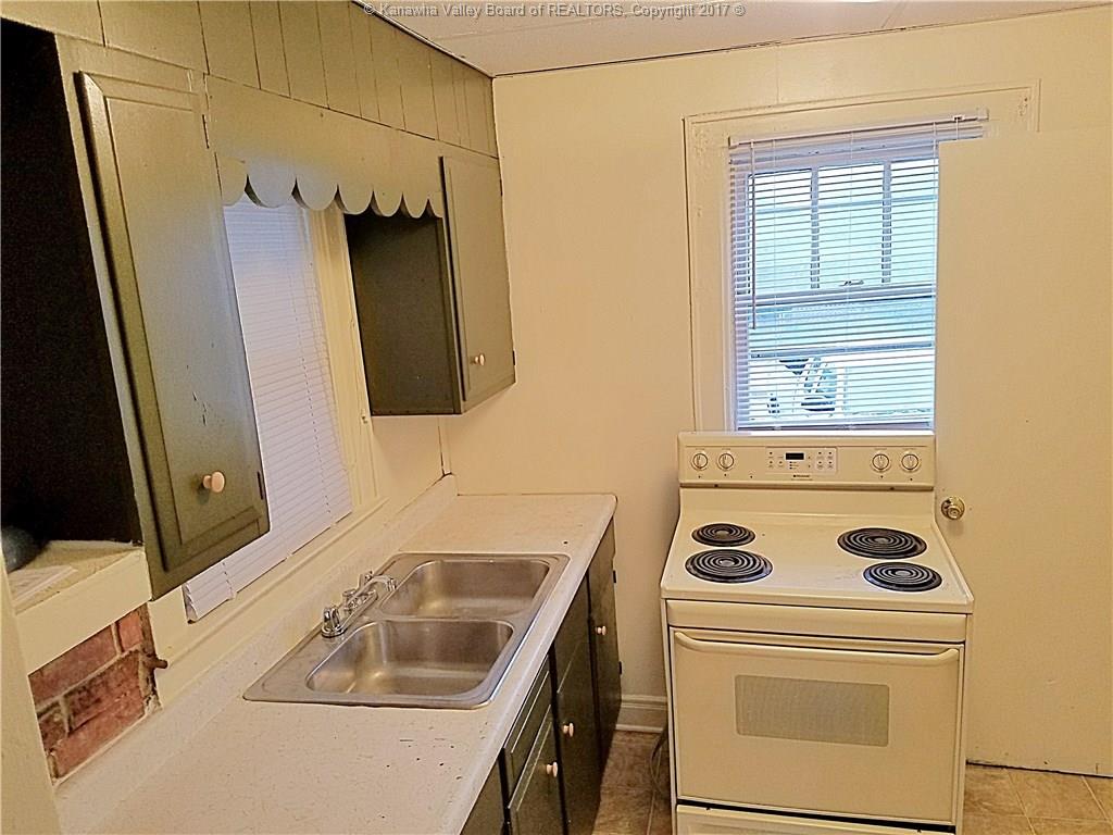 1809 7th Avenue, Charleston, WV 25387