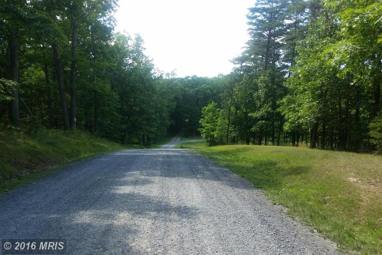 20 BEAR PAW TRAIL, Berkeley Springs, WV 25411