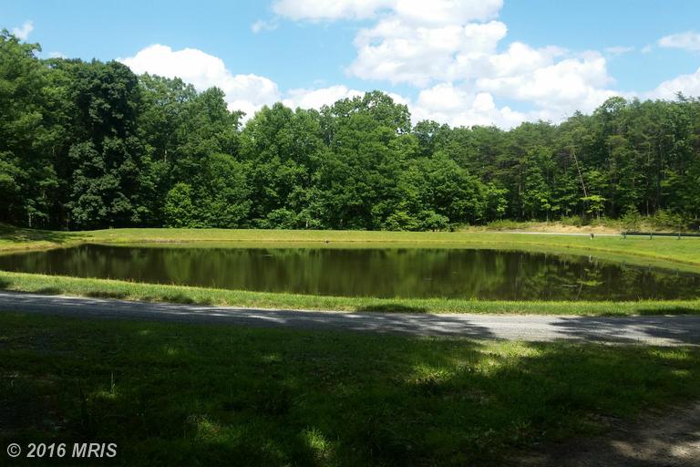 20 BEAR PAW TRAIL, Berkeley Springs, WV 25411