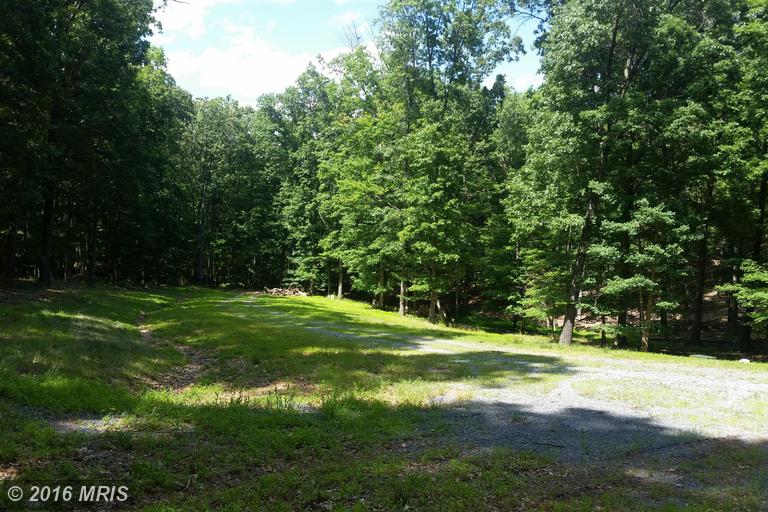 20 BEAR PAW TRAIL, Berkeley Springs, WV 25411