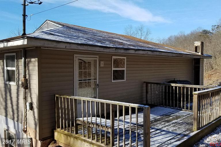 7692 MARTINSBURG ROAD, Berkeley Springs, WV 25411