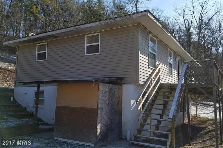 7692 MARTINSBURG ROAD, Berkeley Springs, WV 25411