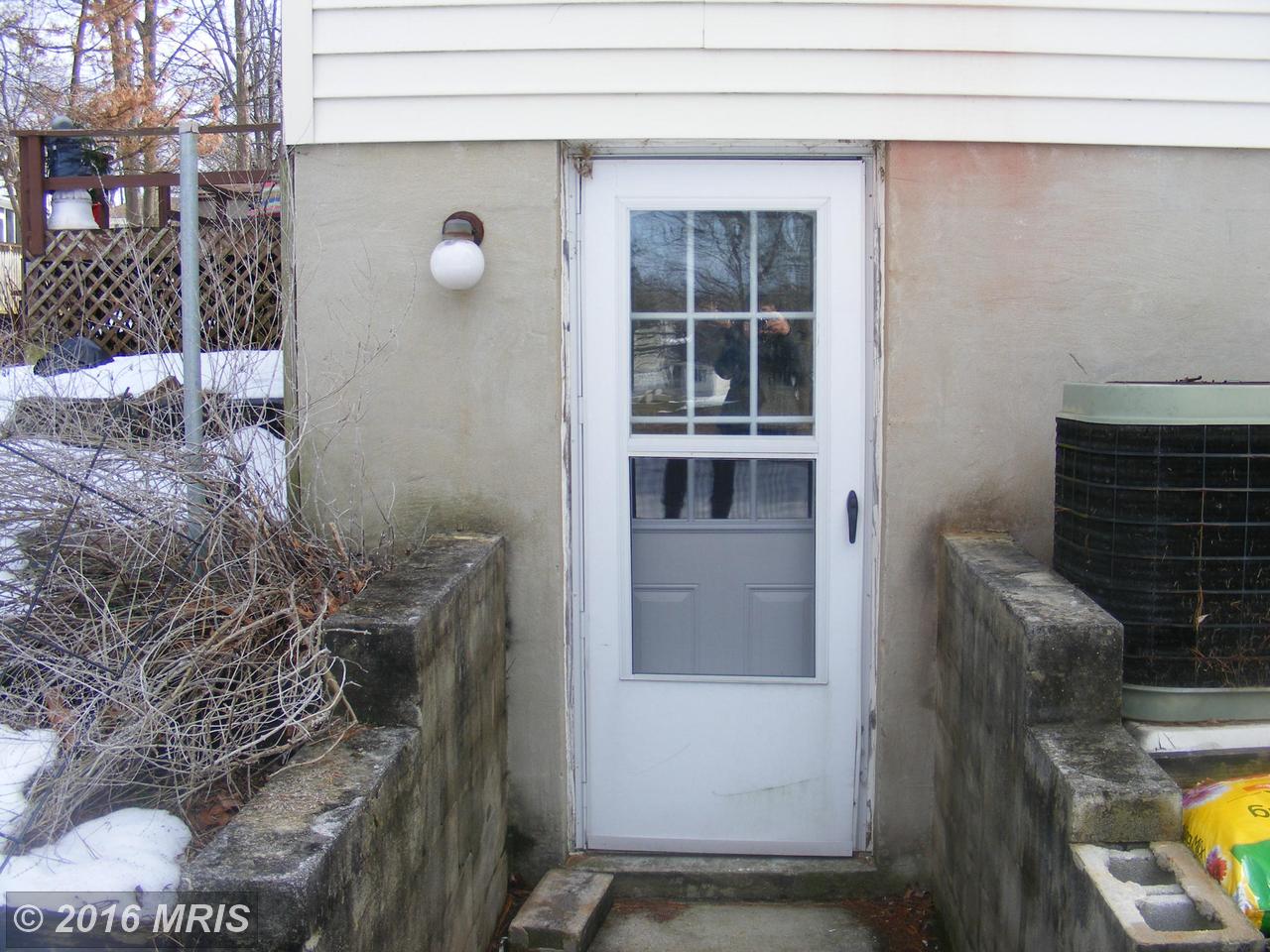 64 Standish Ct
