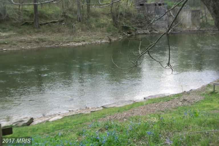 CAPELLA COURT, Great Cacapon, WV 25422