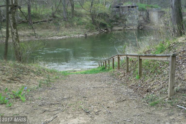CAPELLA COURT, Great Cacapon, WV 25422
