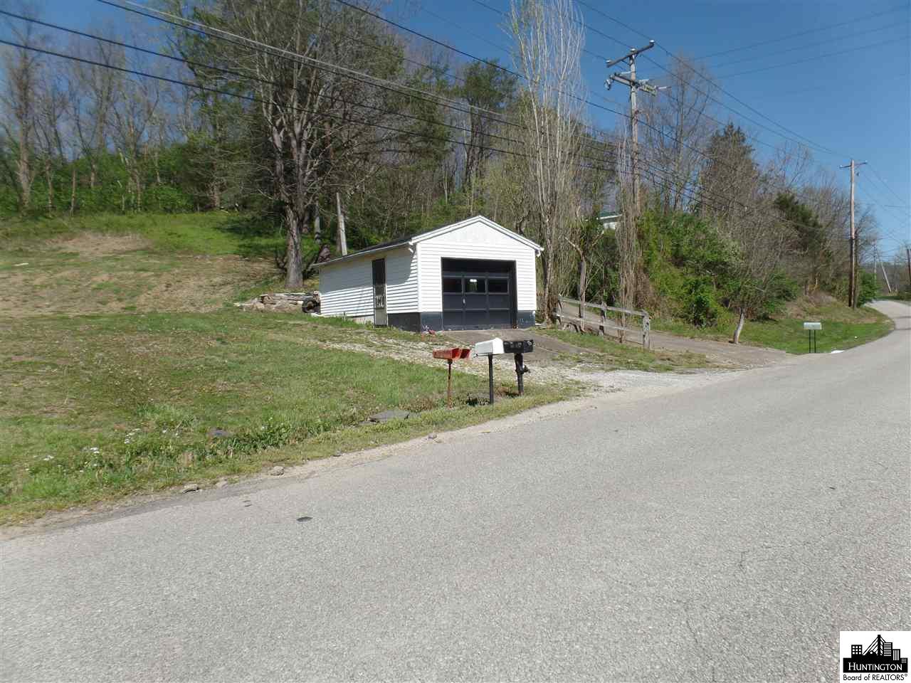 6764 Mud River Road, Barboursville, WV 25504