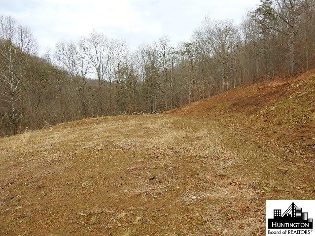 632 Fudges Ck Rd., Barboursville, WV 25504