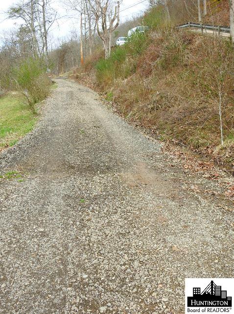 632 Fudges Ck Rd., Barboursville, WV 25504