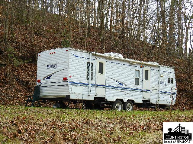 632 Fudges Ck Rd., Barboursville, WV 25504
