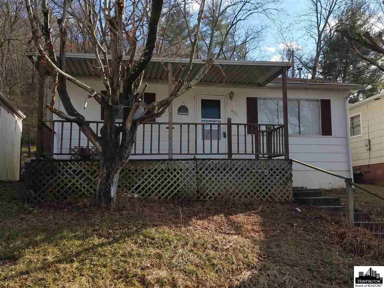 421 Thornburg Road, Barboursville, WV 25504