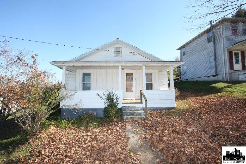 330 Highland Street, Hamlin, WV 25523