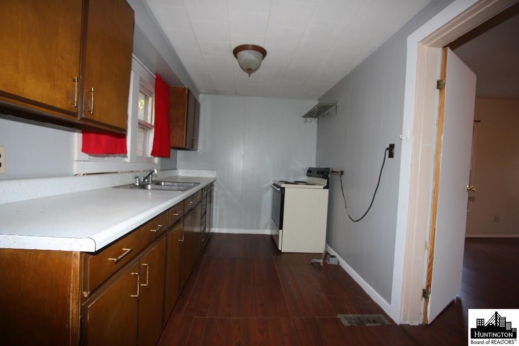 330 Highland Street, Hamlin, WV 25523
