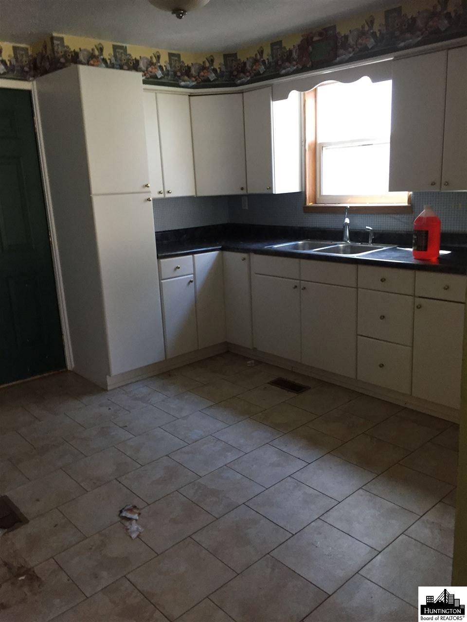 2393 Hutchinson Branch Rd, Kenova, WV 25530