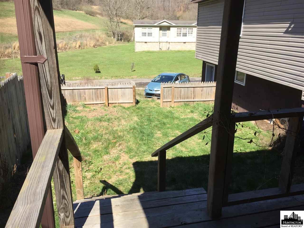 2393 Hutchinson Branch Rd, Kenova, WV 25530