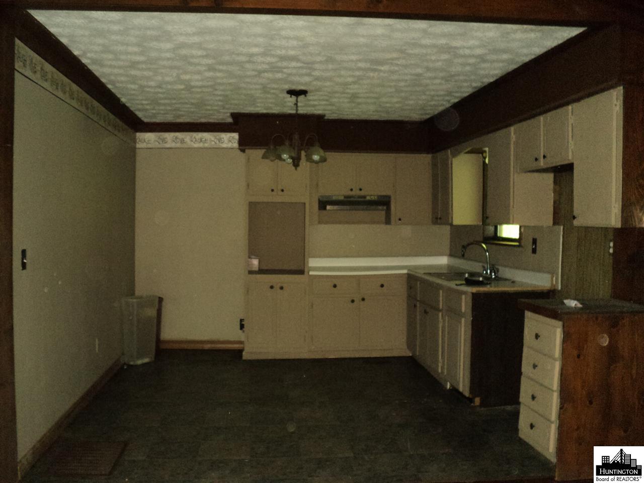 5600 Lynn Creek Rd., Lavalette, WV 25535