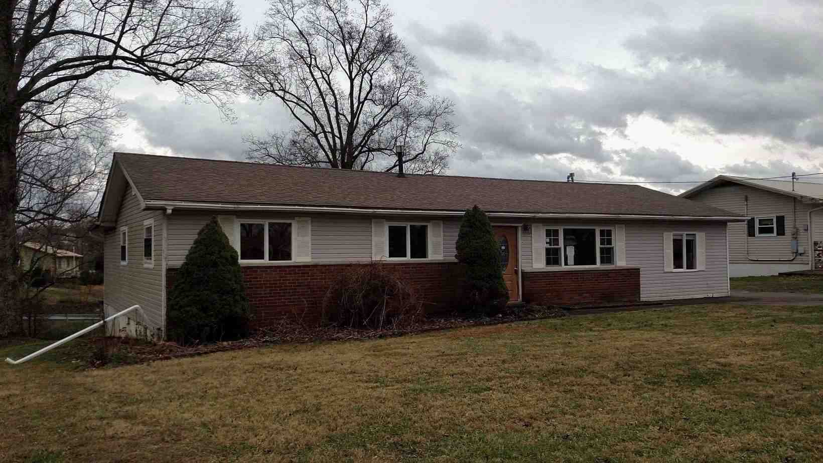 4 Hillview CirMilton, WV, 25541Cabell County