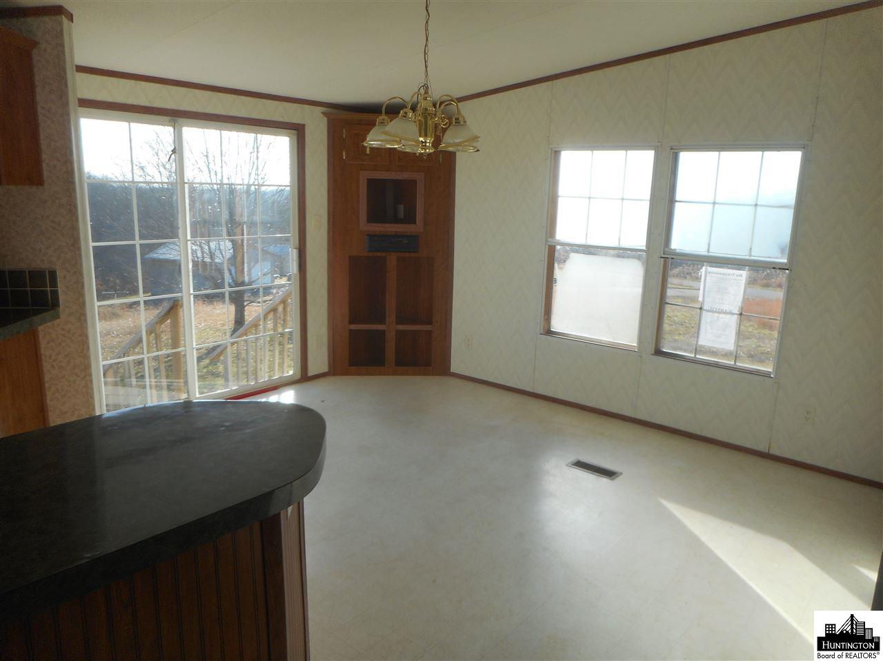 9541 Left Fork Barkers Ridge, Ona, WV 25545