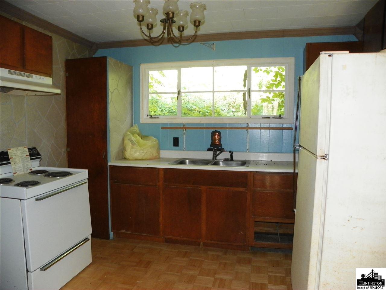6370 McClellan Highway, West Hamlin, WV 25571