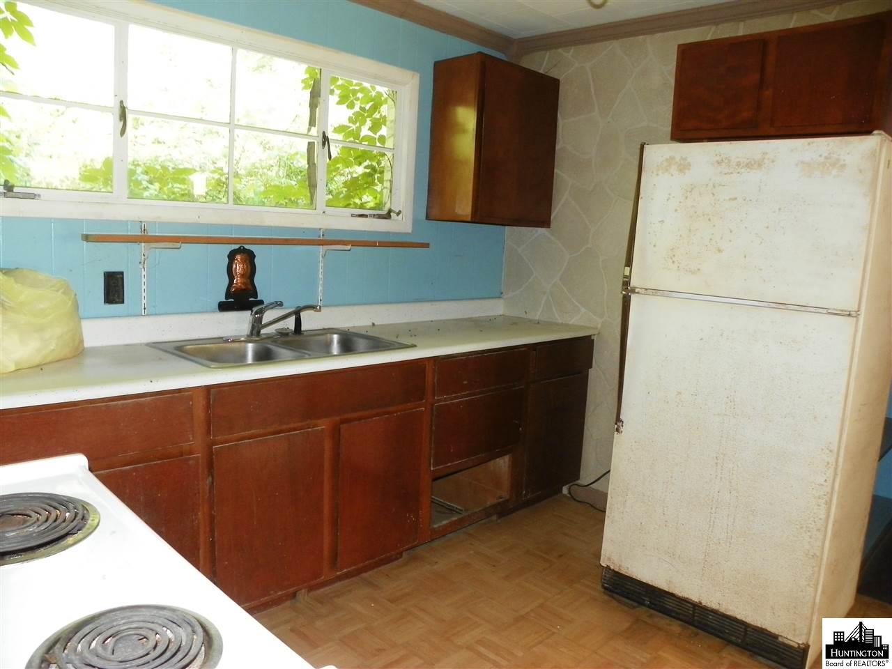 6370 McClellan Highway, West Hamlin, WV 25571