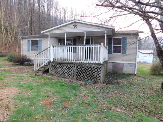 150 BULL HOLLOW ROAD, Accoville, WV 25606