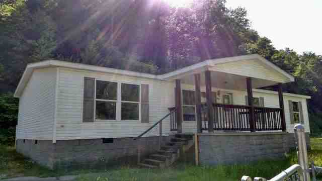 4 Woody EstatesAccoville, WV, 25606Logan County