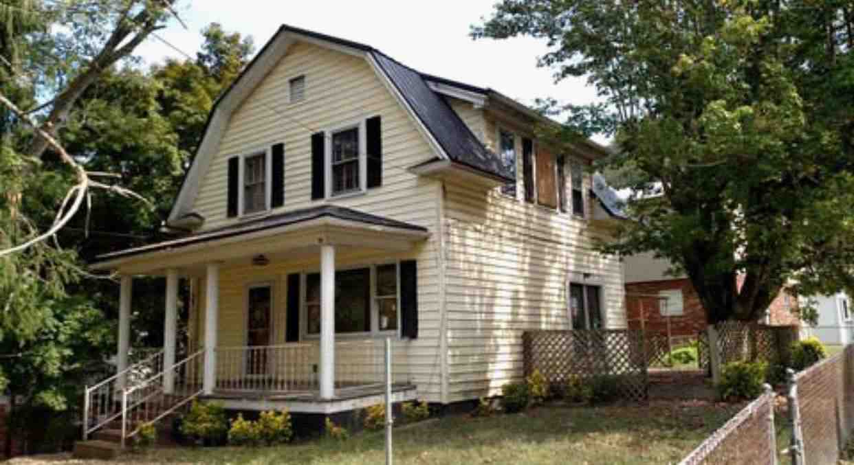 201 View AveChattaroy, WV, 25667Mingo County