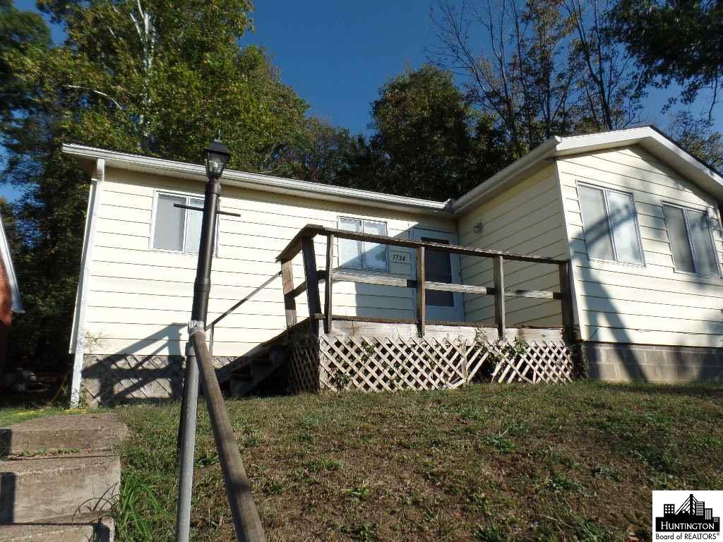1734 Crestmont Drive, Huntington, WV 25701