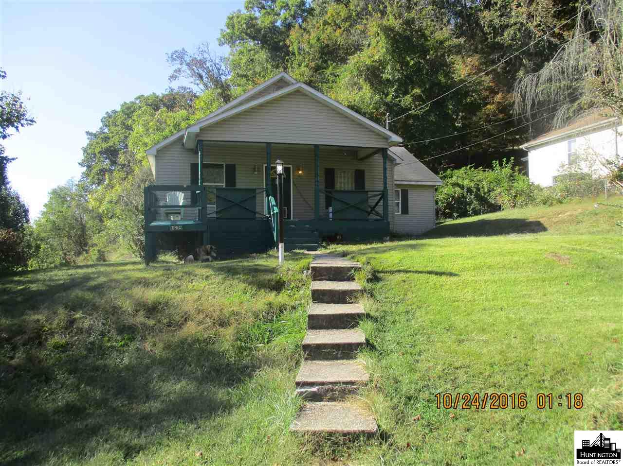 1639 Kessler, Huntington, WV 25704