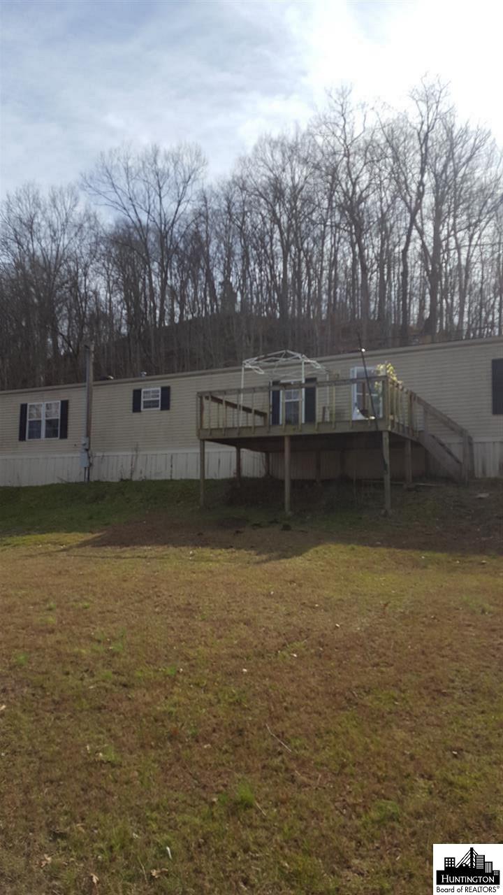 4950 Lower Newcomb Creek, Huntington, WV 25704