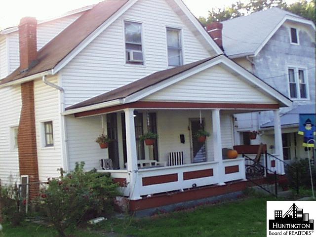 105 OAKLAND AVENUE W, Huntington, WV 25705