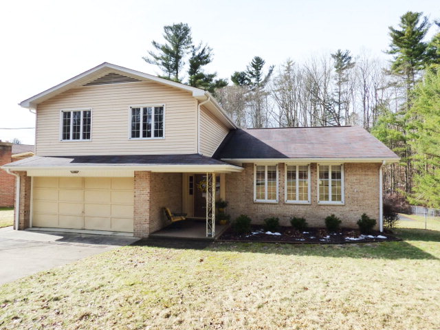 215 Rollingwood Dr