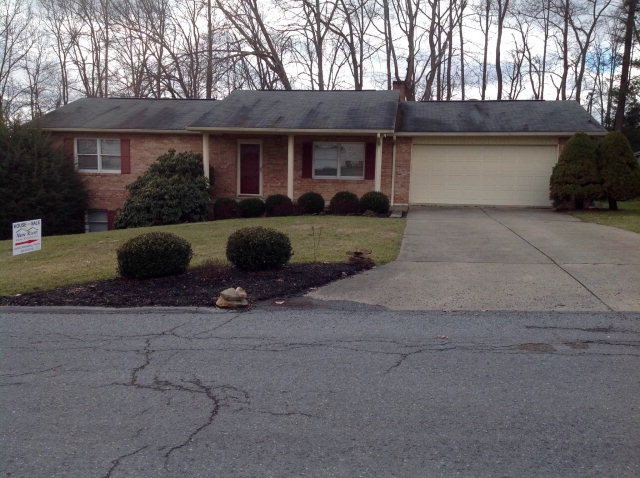 215 Rollingwood Dr