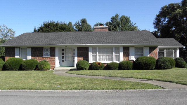 215 Rollingwood Dr
