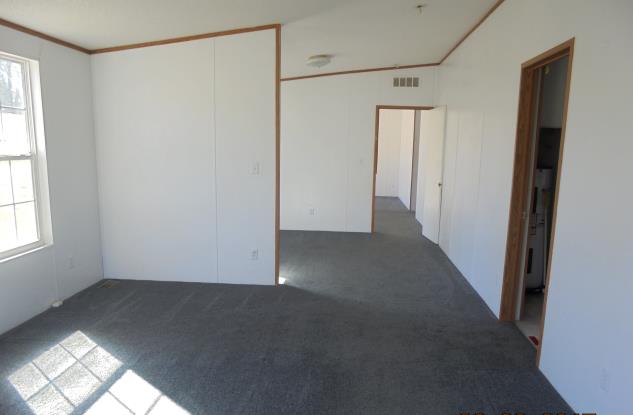 142 White Rose DrDaniels, WV, 25832Raleigh County