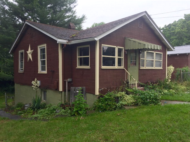105 Raccoon Ln