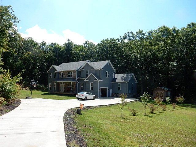 120 Brook Ln