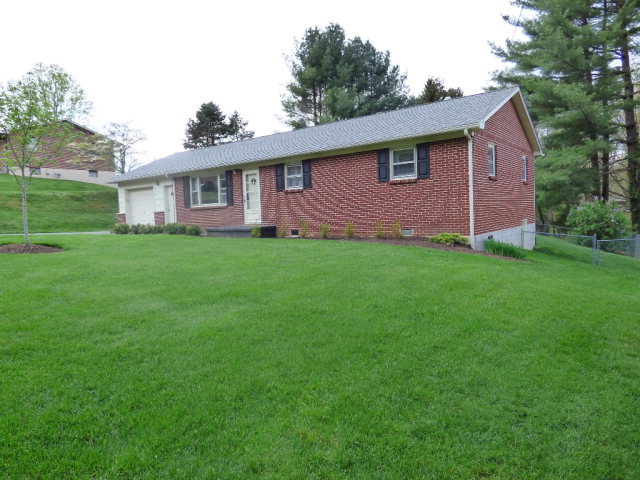 120 Brook Ln