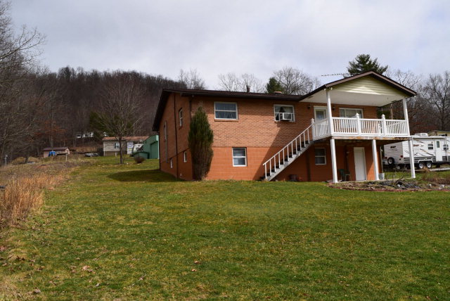 120 Brook Ln