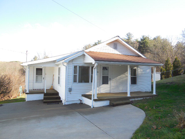 123 Pine Avenue, Mabscott, WV 25871