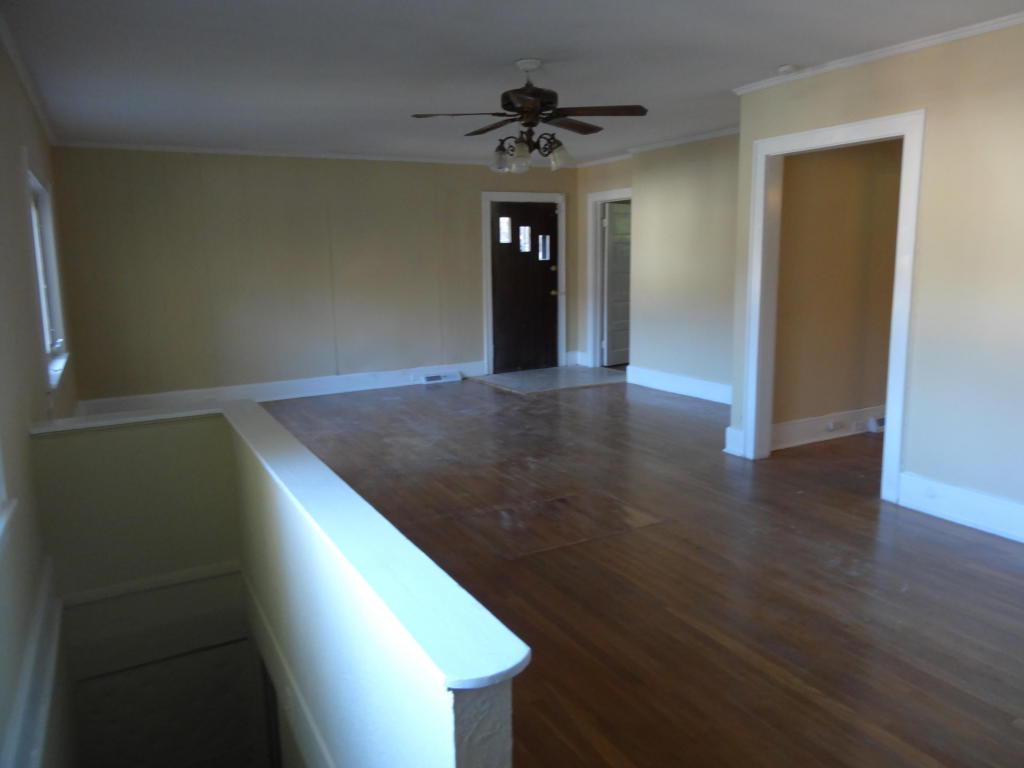 315 TENNESSEE ST, Mt Hope, WV 25880