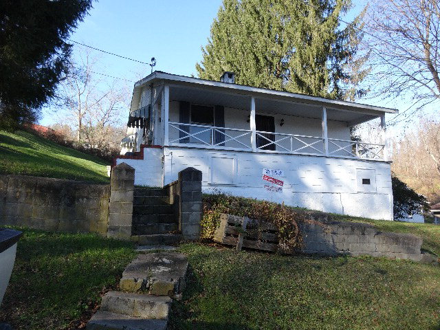 315 TENNESSEE STREET, MT. Hope, WV 25880