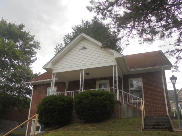 709 Broad StMount Hope, WV, 25880Fayette County