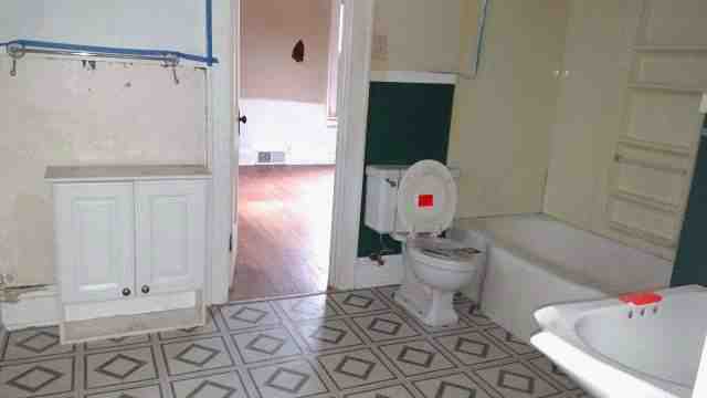 24 N Maryland AveMount Hope, WV, 25880Fayette County