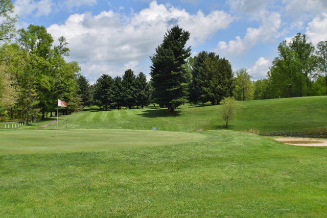 21 HOWARD ROAD, Oak Hill, WV 25901
