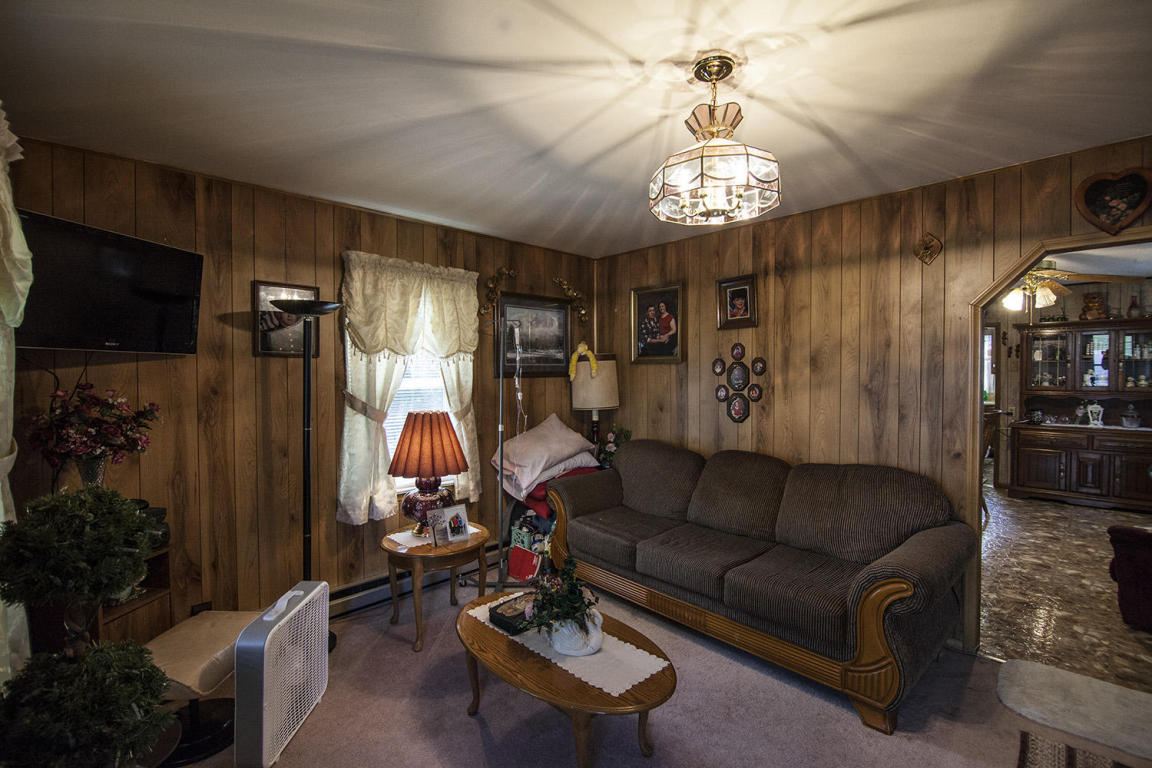134 EAST NICHOLAS AVENUE, Rainelle, WV 25962