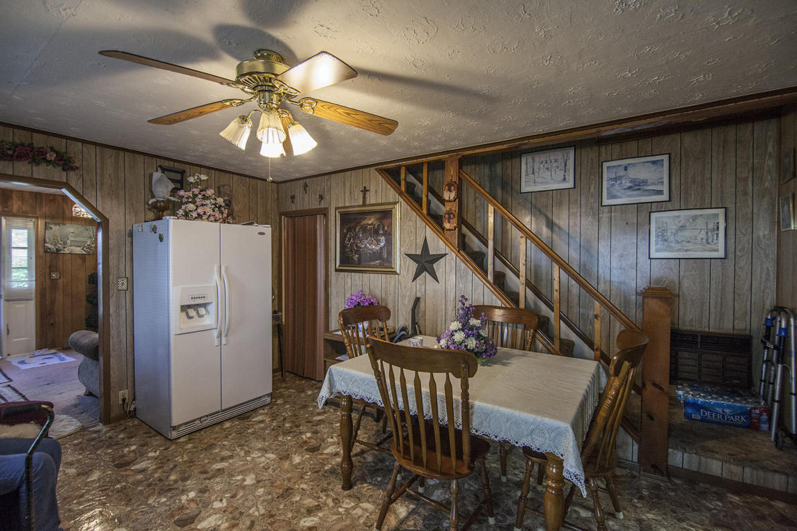134 EAST NICHOLAS AVENUE, Rainelle, WV 25962