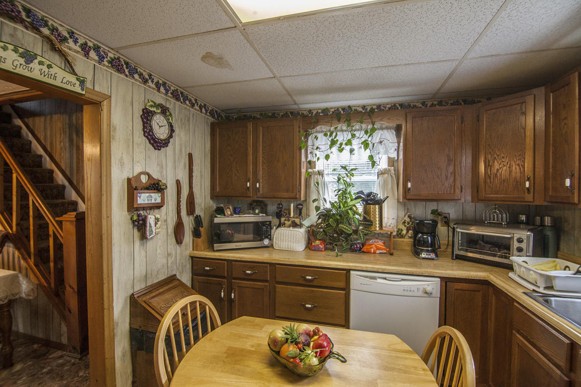 134 EAST NICHOLAS AVENUE, Rainelle, WV 25962
